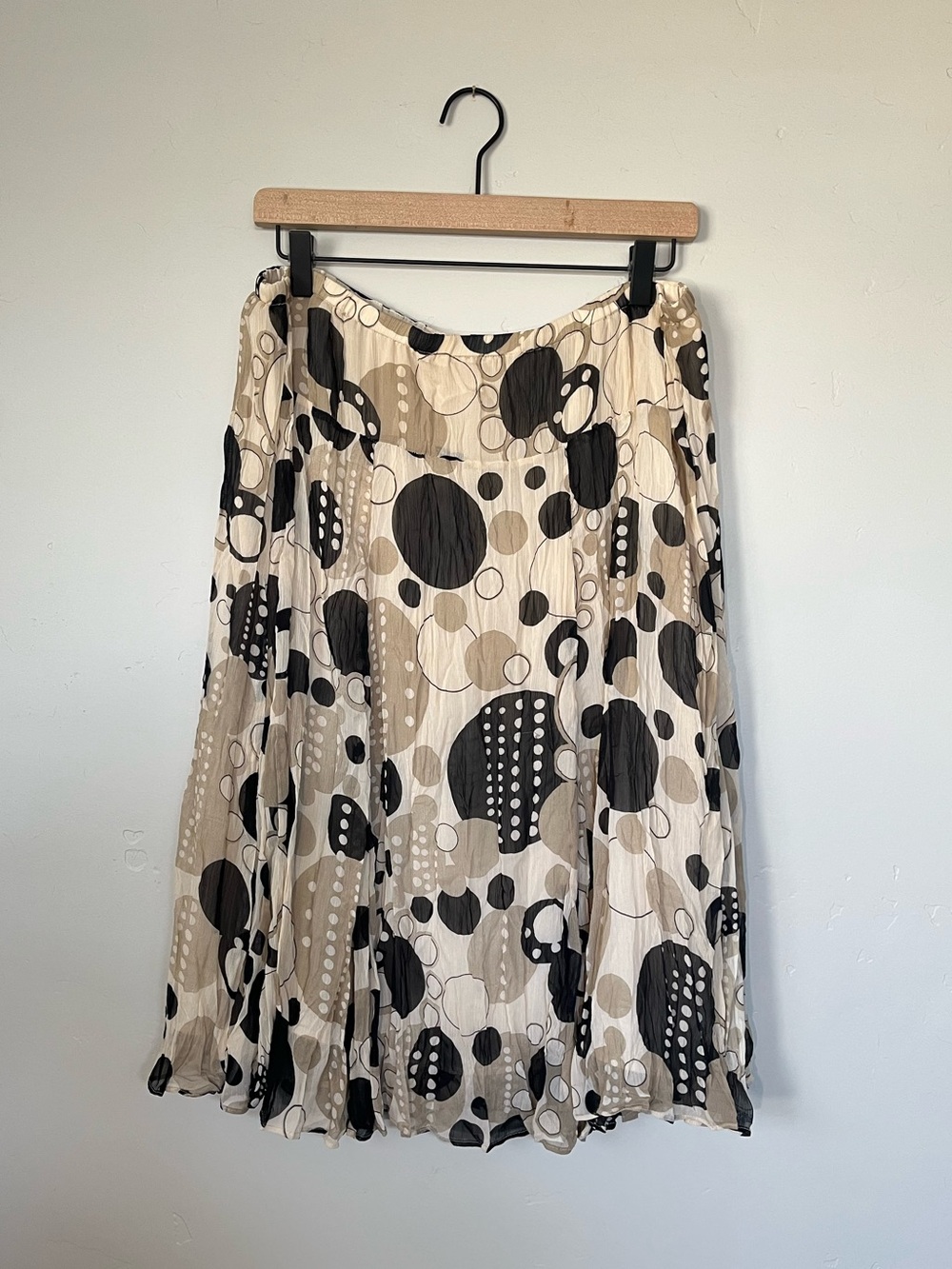 Outfit JPR | Black & Tan Polka Dot Midi Skirt